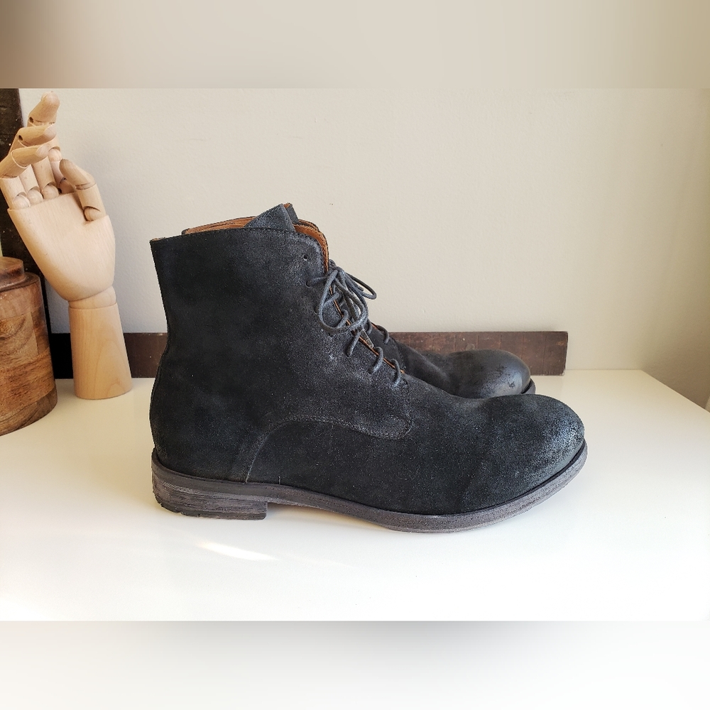 BNWT INTENSI black suede boots made in Italy